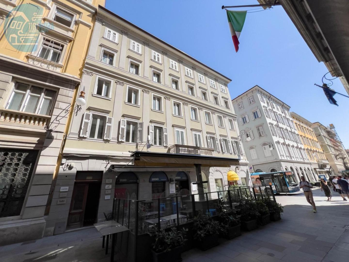 Cassa Di Risparmio 11 Tirabora Short Rent Триест Экстерьер фото